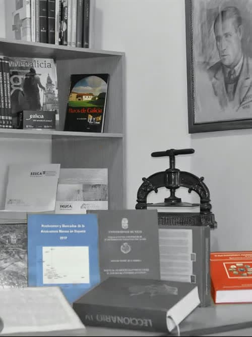 Encuadernación de documentos y restauración de libros en el taller de Vigoarte en Vigo